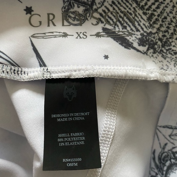 Greyson Dreamers Toile Nova Mock Top - Picture 7 of 7